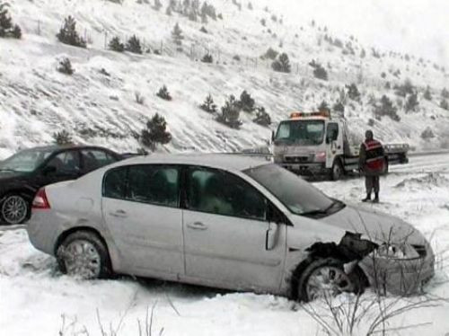 TEM 3 saat ulaşıma kapandı