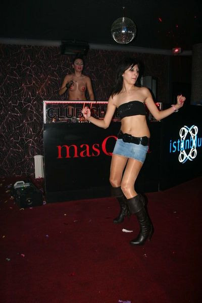 Üstsüz DJ Kırklareliyi coşturdu!