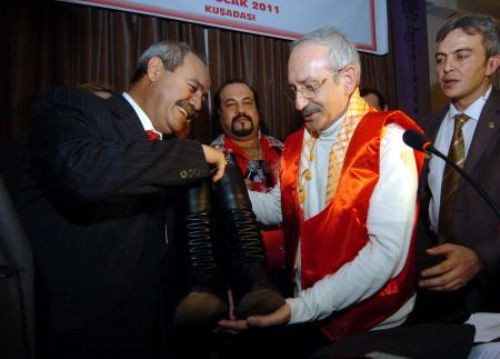 Parçalanırsanız sizi birileri yönetir!