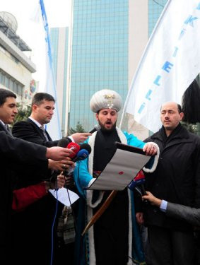 Muhteşem Yüzyıla yumurtalı protesto!
