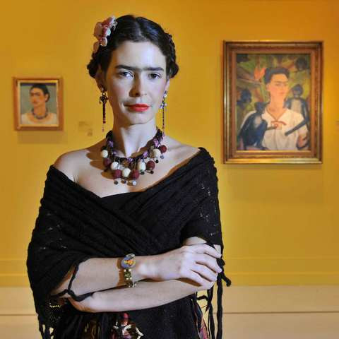 Pelin Batu Frida Kahlo oldu!