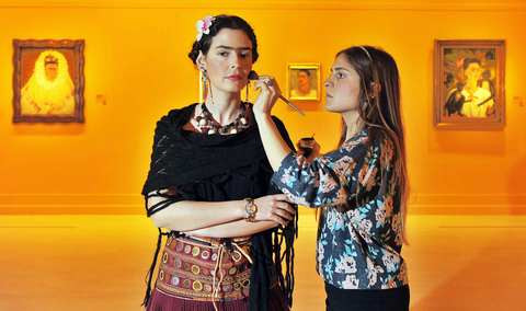 Pelin Batu Frida Kahlo oldu!