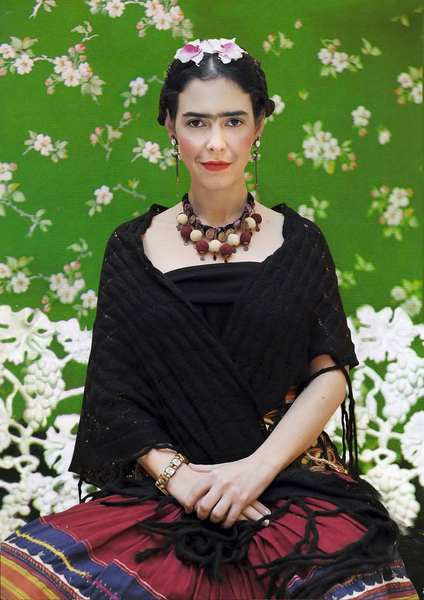 Pelin Batu Frida Kahlo oldu!