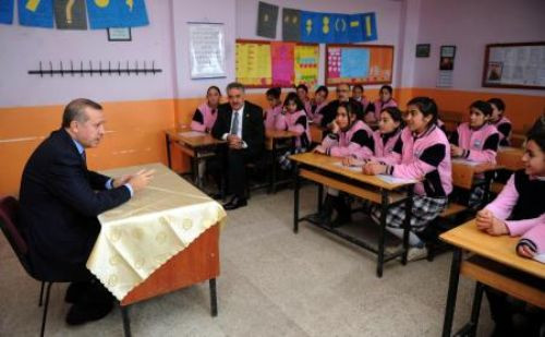 Başbakan Erdoğan karne dağıttı!