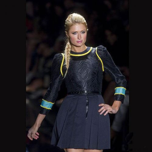 Paris Hiltonlu moda şöleni!