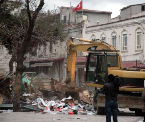 Beyazıtta 22 dükkan yıkıldı