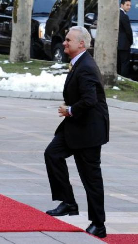 Erdoğan acemi elçiyi ziyaret etti.