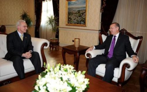 Erdoğan acemi elçiyi ziyaret etti.