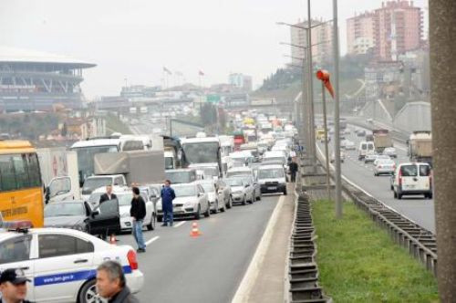 İntihar girişimi TEMi felç etti