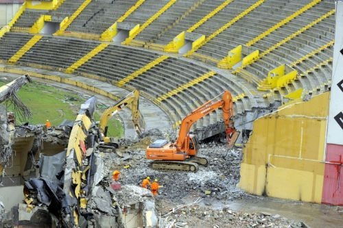 Ali Sami Yen yıkılıyor!