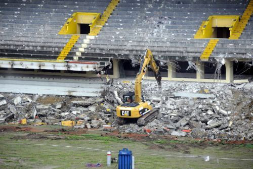 Ali Sami Yen yıkılıyor!
