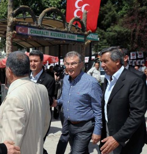 Deniz Baykala yumurtalı saldırı!