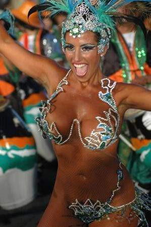 Rio Karnavalını gölgede bırakan karnaval
