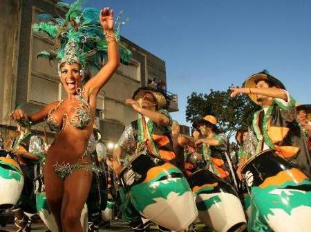 Rio Karnavalını gölgede bırakan karnaval