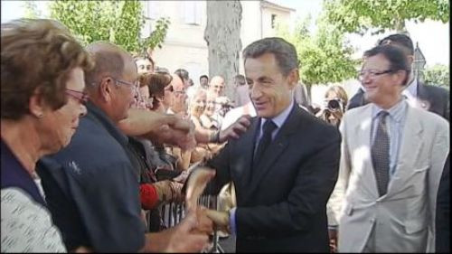 Sarkozy saldırıya uğradı !