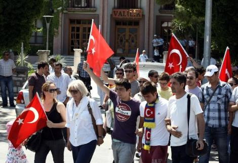 Hain saldırıya tepki yağıyor