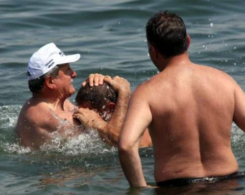 Belediye başkanı ile başpehlivan güreşti