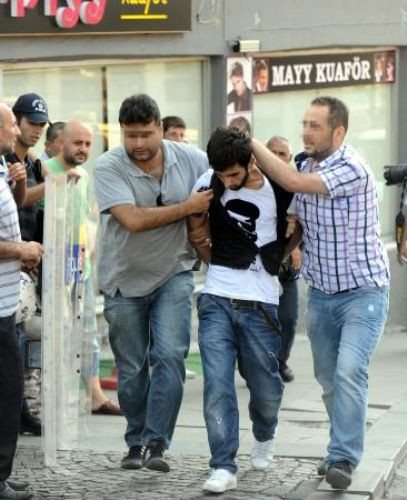 PKK yandaşları Taksimi birbirine kattı