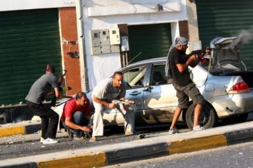 Kaddafinin sarayı böyle yağmalandı