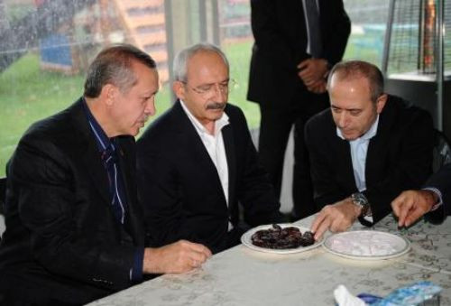 Kılıçdaroğlundan Erdoğana taziye ziyareti