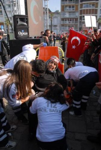 İzmir sokağa döküldü