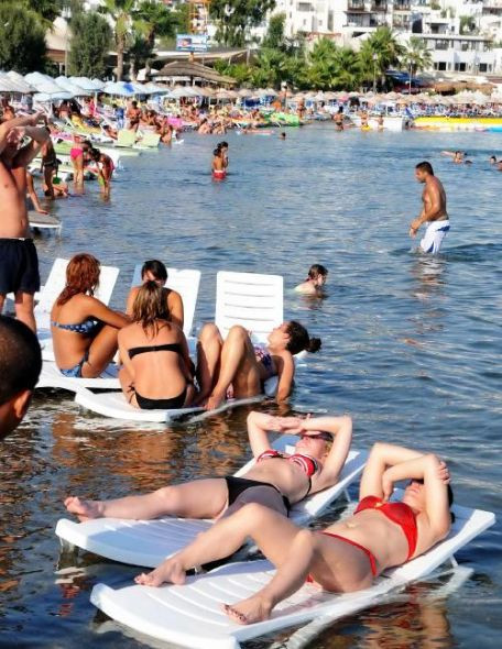 Bodruma turist yağdı