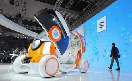 Tokyoda sıra dışı otomobiller sergilendi