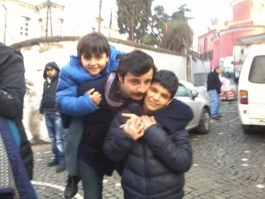 Suskun çocuklar sette !