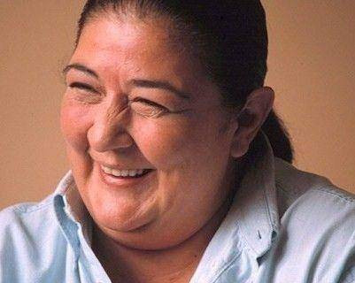 Meral Okay kimdir?