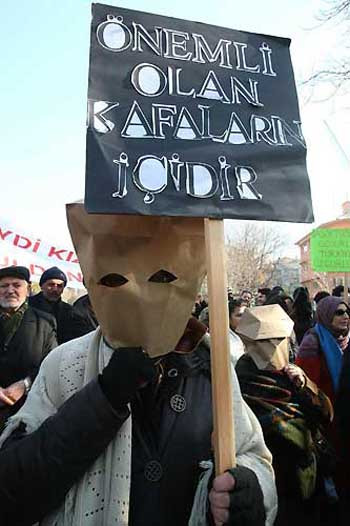 Bunlar da türban paketini yeterli bulmayanlar