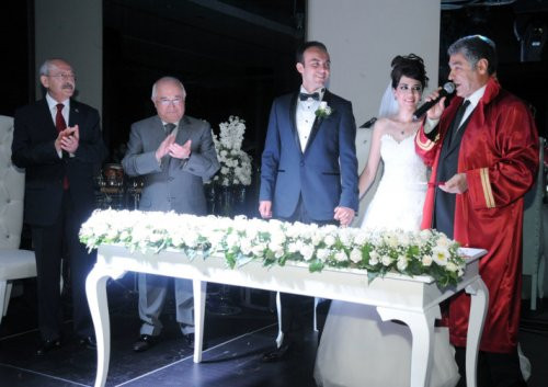 İktidar ve muhalefet aynı düğünde