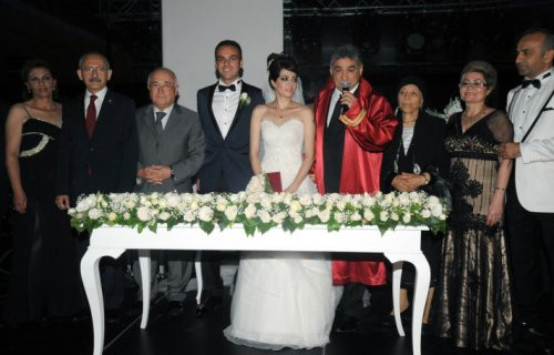 İktidar ve muhalefet aynı düğünde