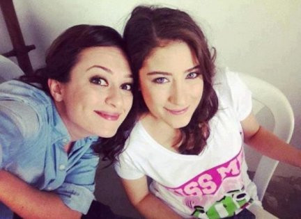 Hazal Kaya pijama kızı oldu