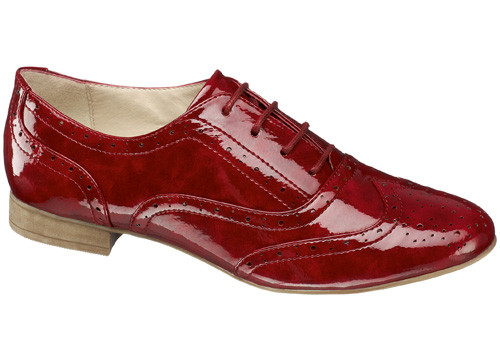 En trendy vişne renkli sandaletler DEICHMANN’da!
