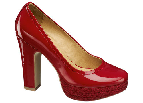 En trendy vişne renkli sandaletler DEICHMANN’da!