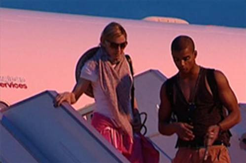 Madonna kaprisi yüzünden köprüyü geçemedi