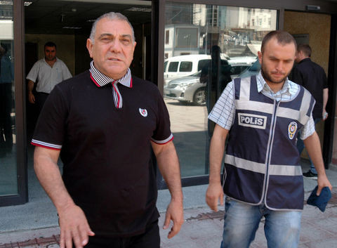 Torbacılar ünlüleri yaktı!