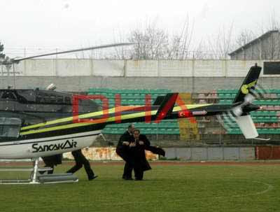 Bakan Günay helikopter pervanesinden zor kurtuldu
