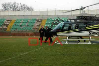 Bakan Günay helikopter pervanesinden zor kurtuldu