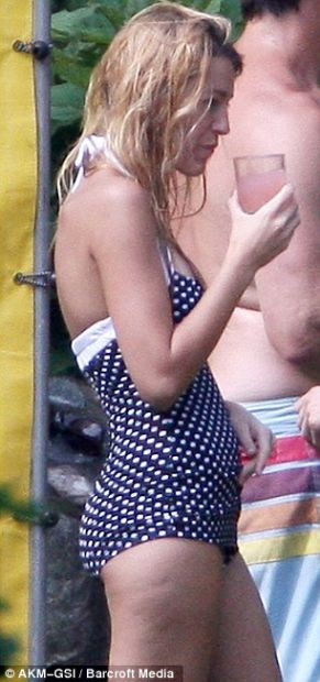 Blake Lively partide görüntülendi