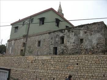 Altı klise, üstü ise camii