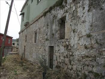 Altı klise, üstü ise camii