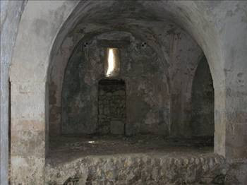 Altı klise, üstü ise camii