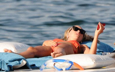 Hadise plajda sereserpe