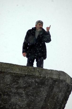 Görenleri şok eden intihar teşebbüsü