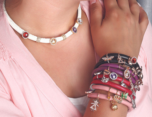 SEZGİN JEWELS Friendly Collectionda Charm bileklik modası