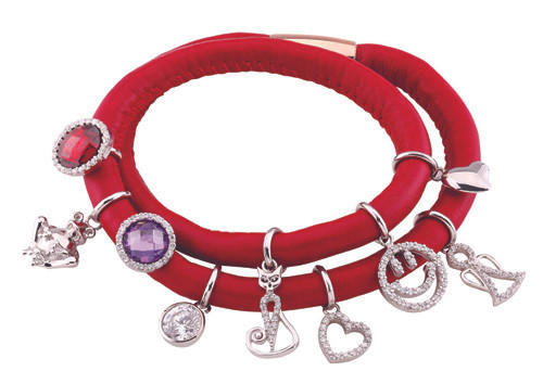 SEZGİN JEWELS Friendly Collectionda Charm bileklik modası