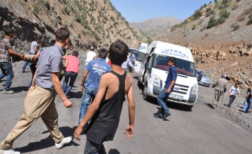 Şırnakta halk askerleri hastaneye yetiştirdi