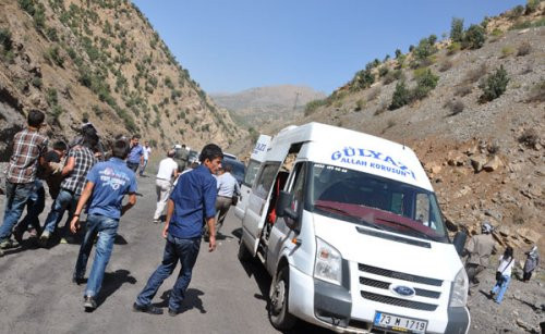 Şırnakta halk askerleri hastaneye yetiştirdi