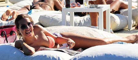 Tuğba Özerk Çeşmeyi salladı
